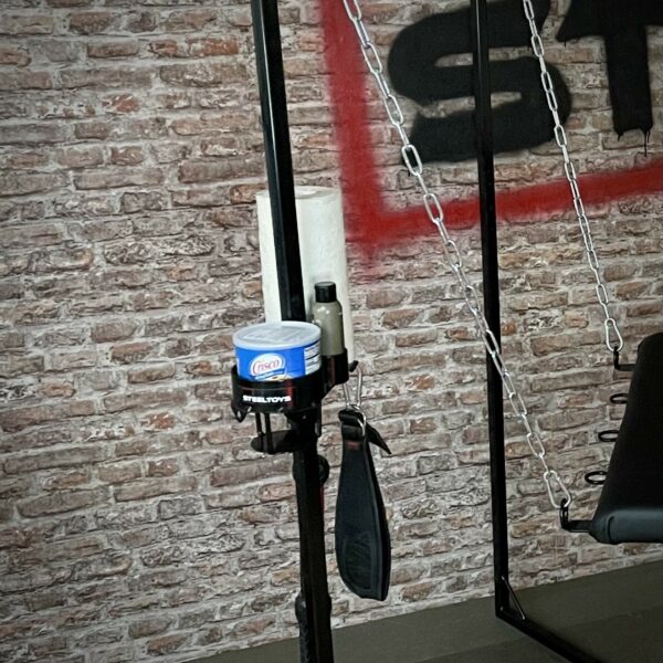 Storage aid for a.o. paper, crisco, poppers.