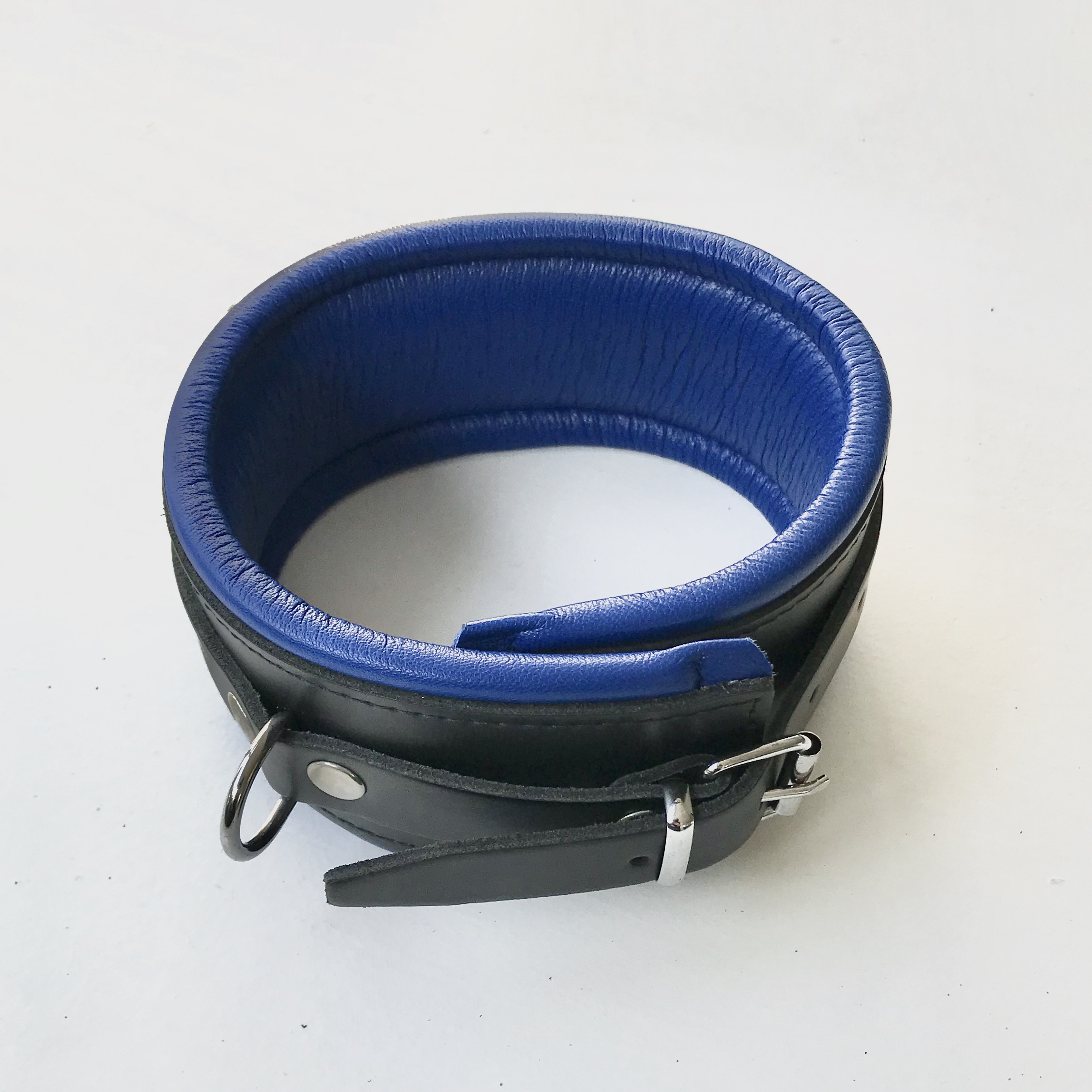 Neck-cuff Leather 6 cm. Black + Blue piping - Image 4