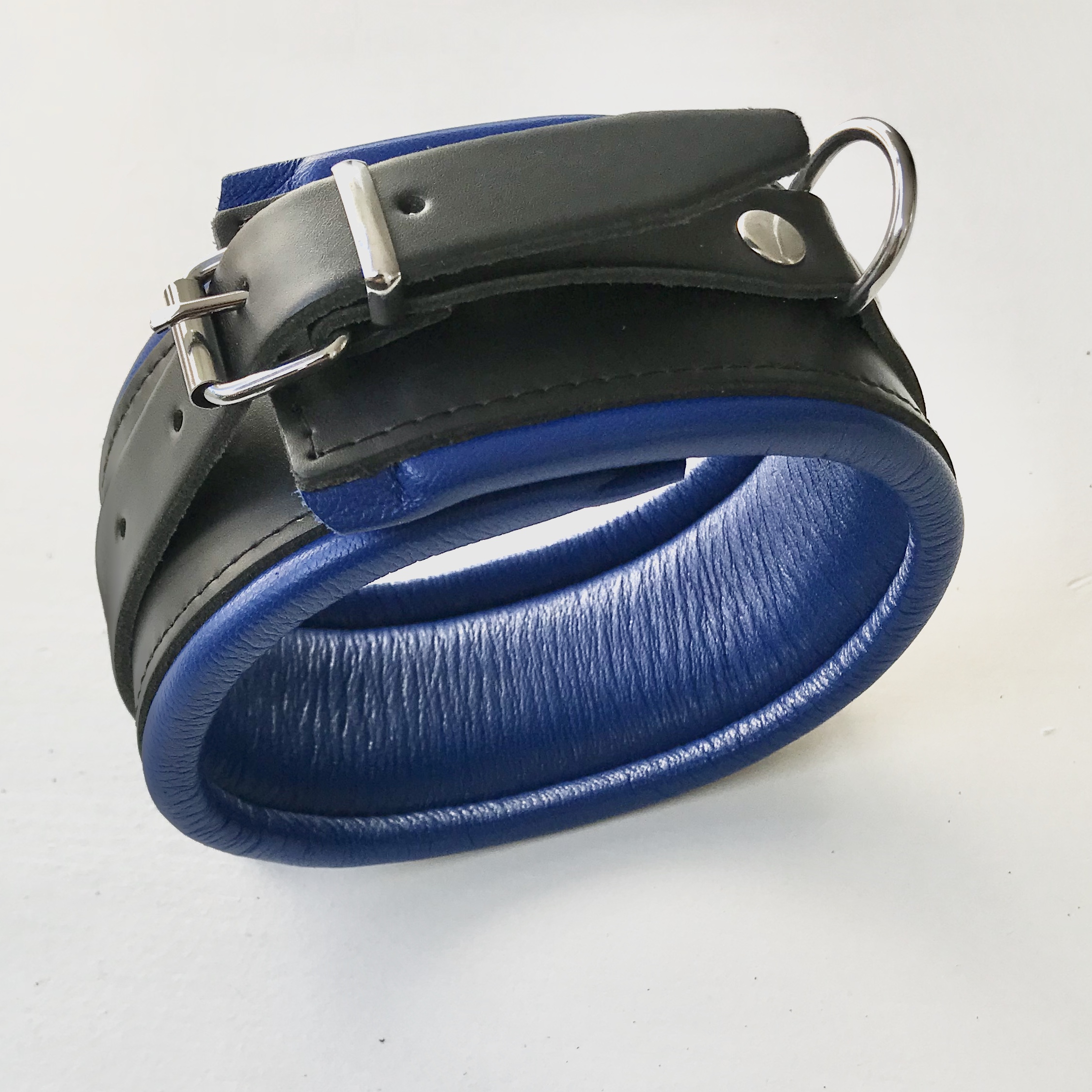 Neck-cuff Leather 6 cm. Black + Blue piping - Image 5