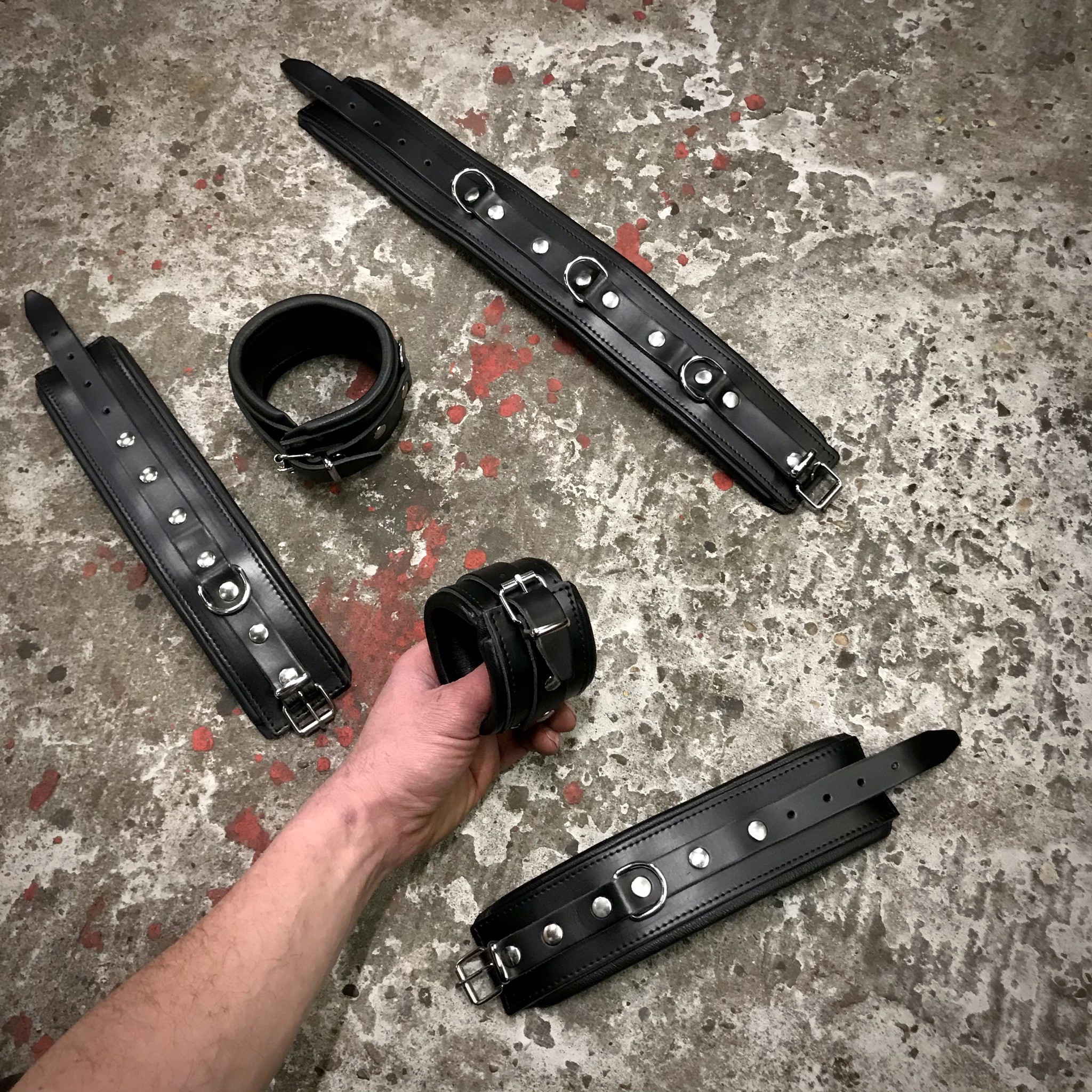 Hals-boei Leder 6 cm. Zwart + Zwarte Bies - Afbeelding 5