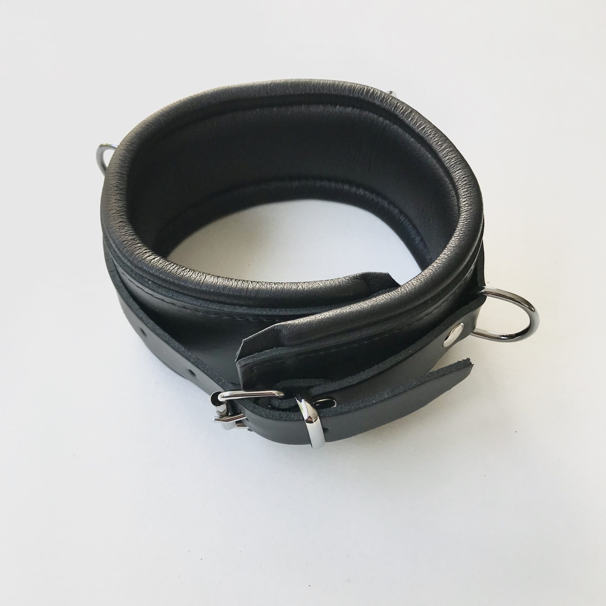 Hals-boei Leder 6 cm. Zwart + Zwarte Bies - Afbeelding 4