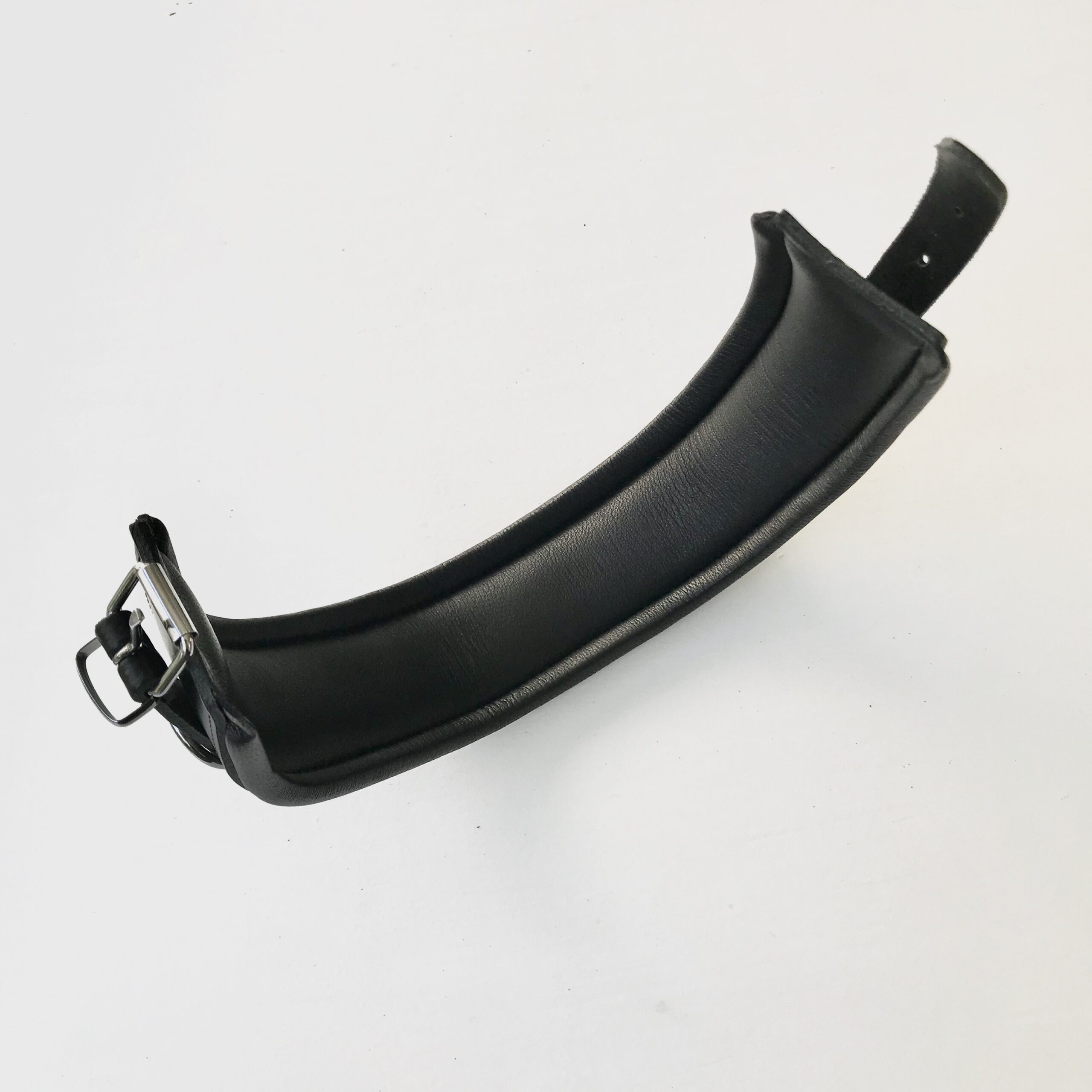 Hals-boei Leder 6 cm. Zwart + Zwarte Bies - Afbeelding 3