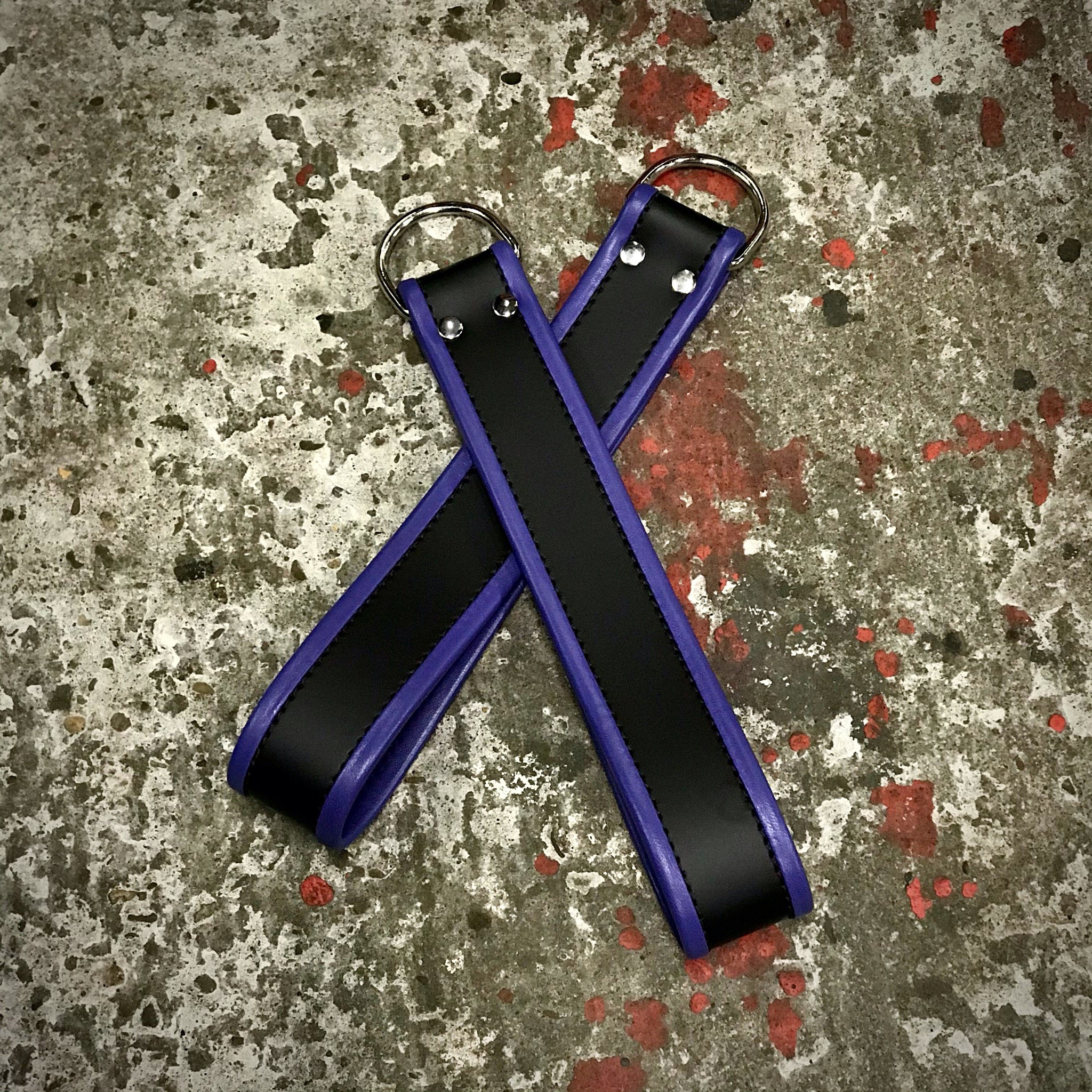 Beenlussen Leer met 1 D-ring met Paarse Bies - Afbeelding 3