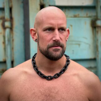 Necklace 6 mm. Black + Screw Closure