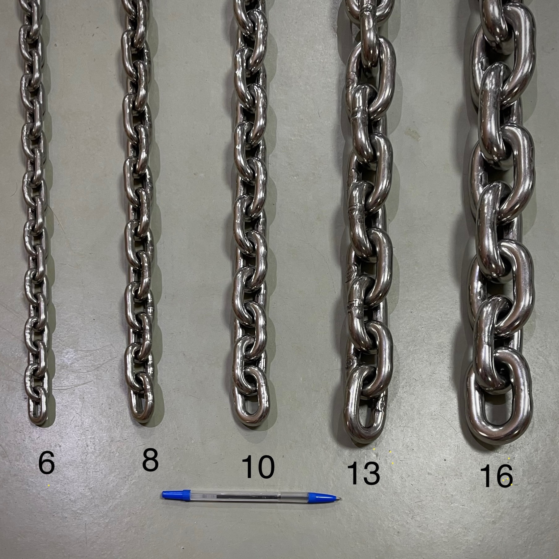 Steeltoys chain stainless steel 6, 8, 10, 13 and 16 mm.
