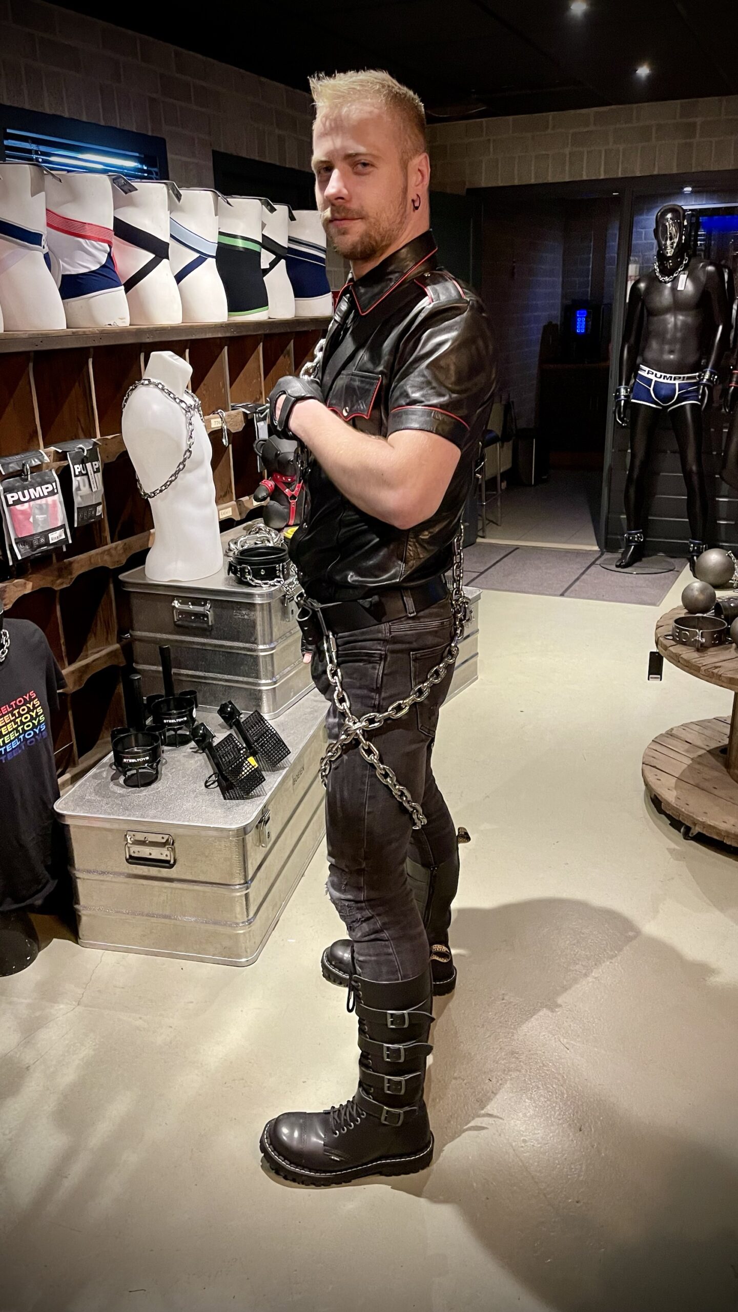 Steeltoys upper leg chain